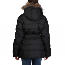  Geographical Norway Archipel_woman_black